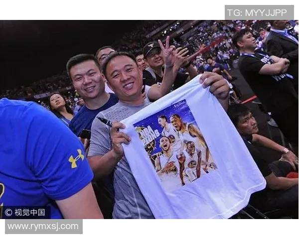 足球巨星亲临NBA现场助阵球迷热情高涨共庆体育盛事 足球巨星亲临NBA现场助阵球迷热情高涨共庆体育盛事