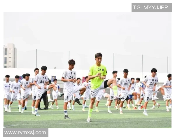 退役足球明星的传奇人生与荣耀瞬间回顾 退役足球明星的传奇人生与荣耀瞬间回顾